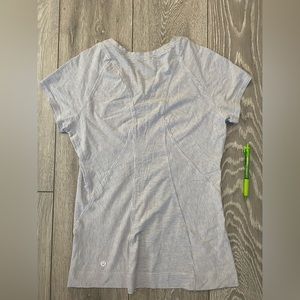 Lululemon athletic top